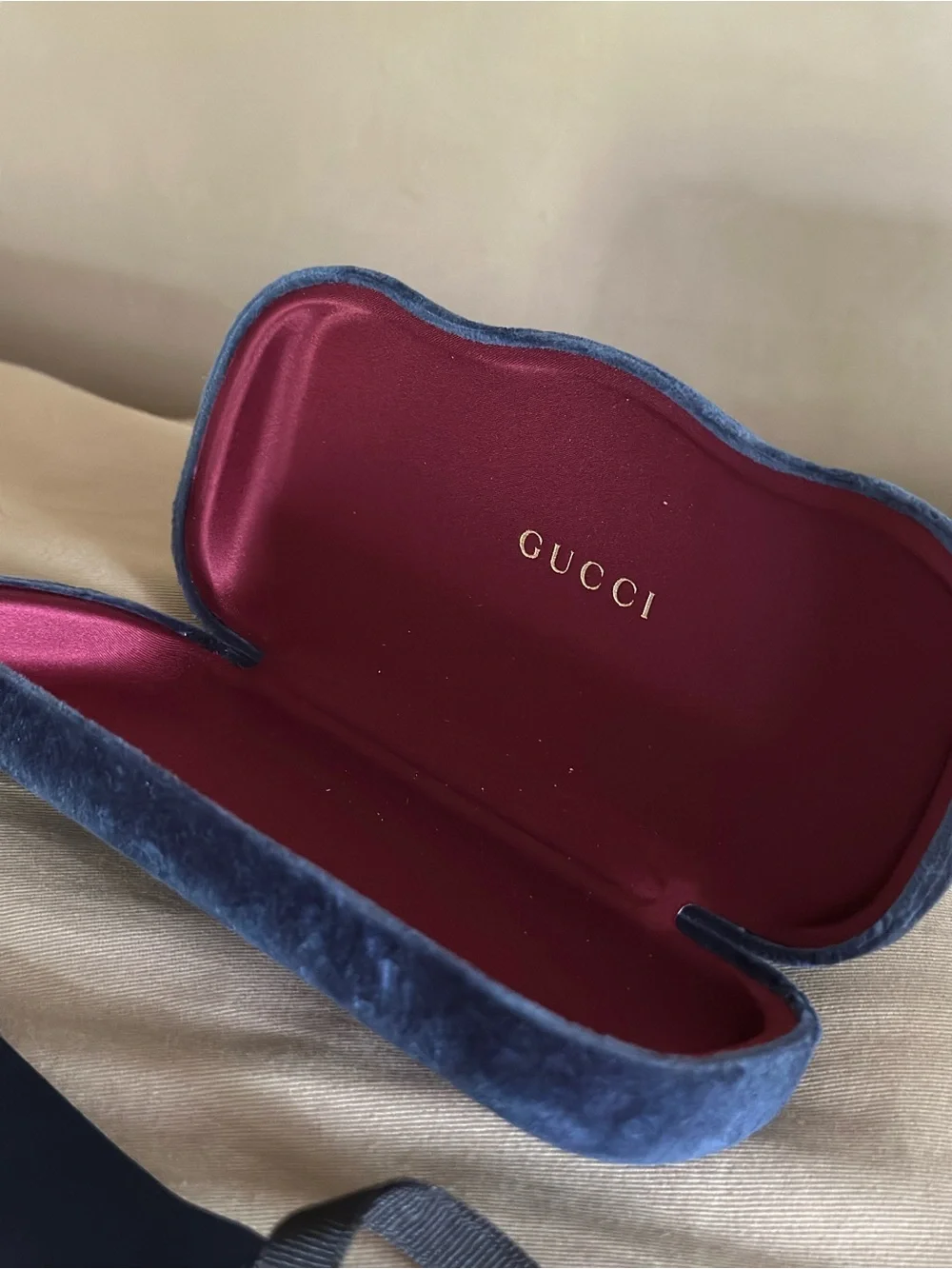 Gucci Sunglasses- Like New! - Picture 8 of 10